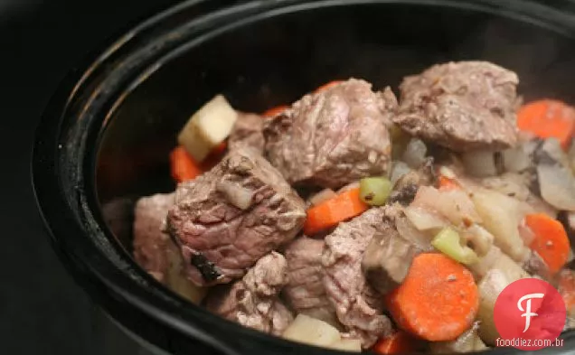 Ensopado de Carne cozido lento (com cogumelos e legumes)
