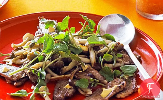 Bife de Nova York com cogumelos Clamshell