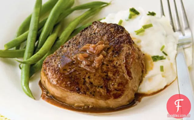 Filé Mignon com porto e molho de mostarda