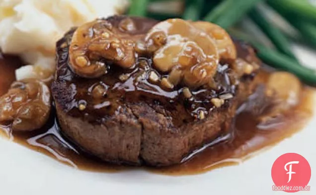 Filé Mignon com molho de xerez-cogumelo