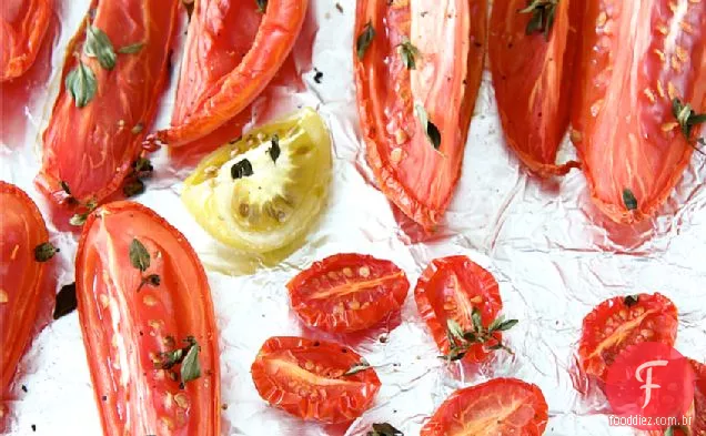 Bife balsâmico grelhado a carvão com tomate e Bobby