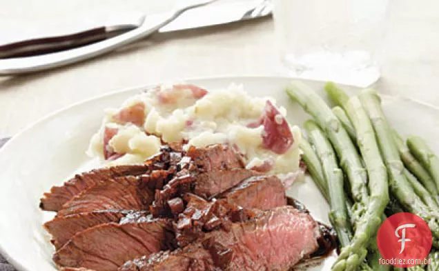 Bife de lombo com Merlot-redução balsâmica