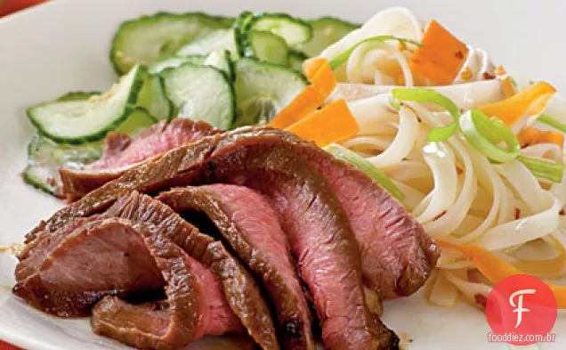 Bife de bordo e de flanco com vidro de soja