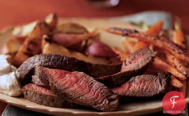 Bife de lombo com estragão-creme azedo de alho