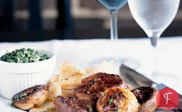 Bife grelhado com cogumelos