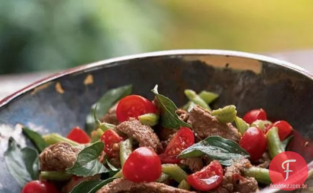 Carne frita bêbada com feijão verde
