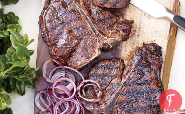 Bifes T-Bone Esfregados Com Especiarias