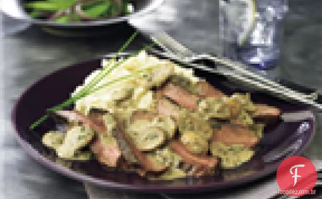 Bifes De Estaleiro Com Molho De Cogumelos E Pimenta