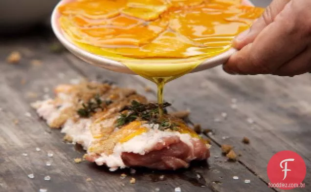 Lombo De Porco Com Açúcar Mascavo Queimado, Confit De Laranja E Tomilho