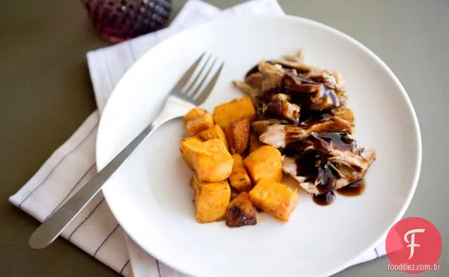Açúcar Mascavo E Carne De Porco Cozida Lenta Balsâmica