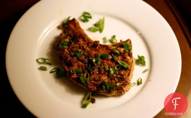 Jantar Esta Noite: Costeletas De Porco Assadas Com Kimchi