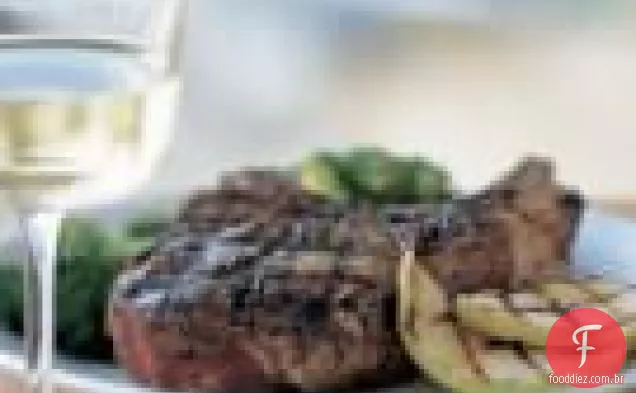 Costeletas De Porco Herbed Com Maçãs