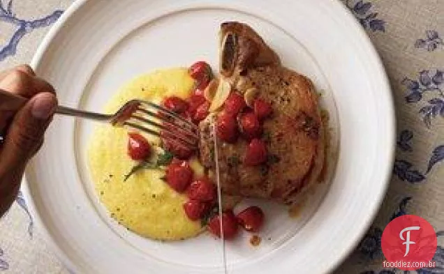 Costeletas De Porco Assadas Com Polenta
