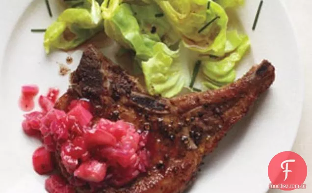 Costeletas De Porco Com Receita De Chutney De Ruibarbo Picante