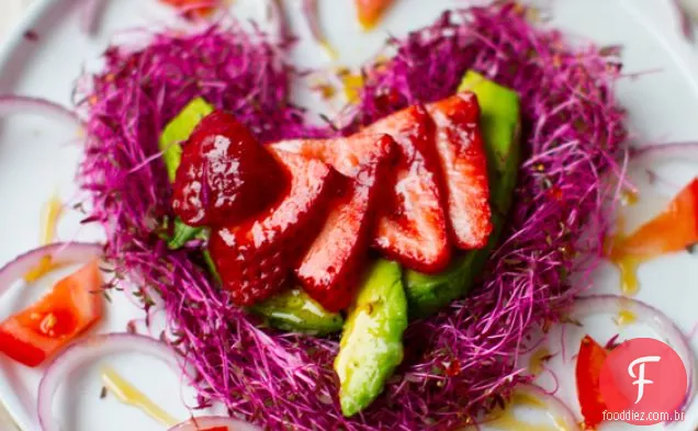 Salada De Coração Rosa: Morangos + Abacate