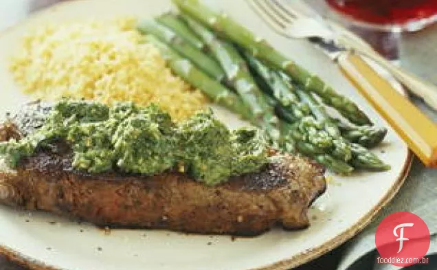 Bife Chimichurri, Costeletas De Frango Ou Porco Com Aspargos E Tomate