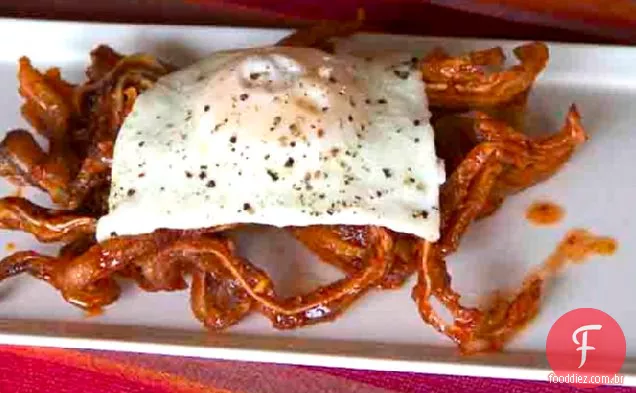 Orelhas de porco fritas com Chile-vinagrete de limão