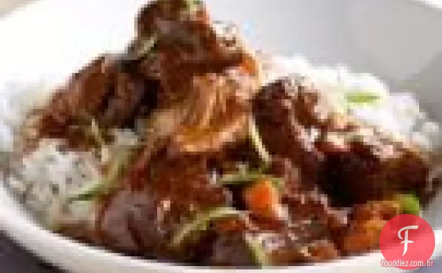 Carne de porco refogada com caramelo