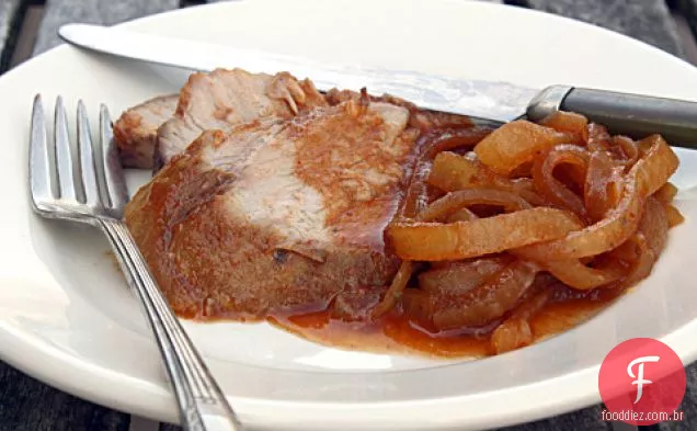 Porco Assado Lento E Baixo Com Molho De Churrasco Sriracha De Gengibre