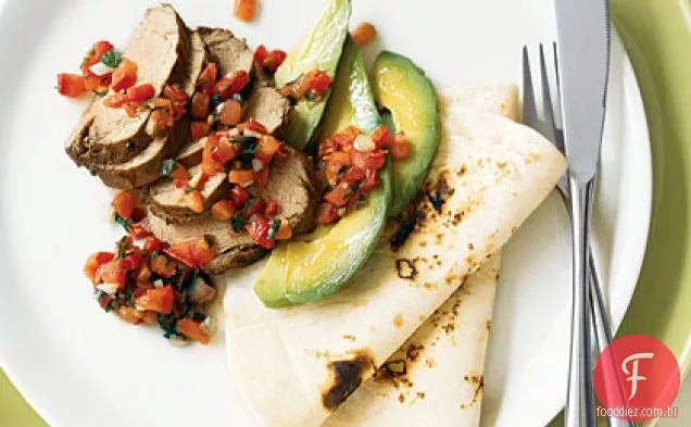 Lombo de porco salpicado com tomate-Salsa de hortelã