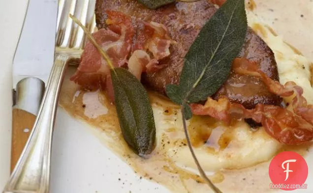 Bezerros Fígado Com Pancetta, Sálvia E Purê De Batatas