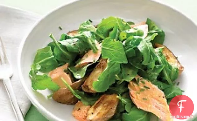 Rúcula Com Salmão Assado E Batatas Novas