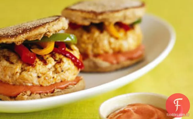 Cheeseburgers De Peru Cajun Com Ketchup Tabasco