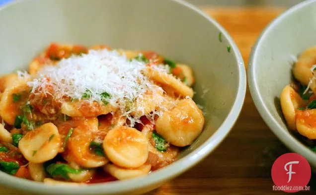 Orecchiette Com Tomate Cereja E Rúcula