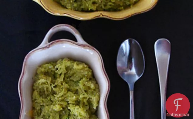 Abóbora De Espaguete Com Pesto De Noz De Rúcula