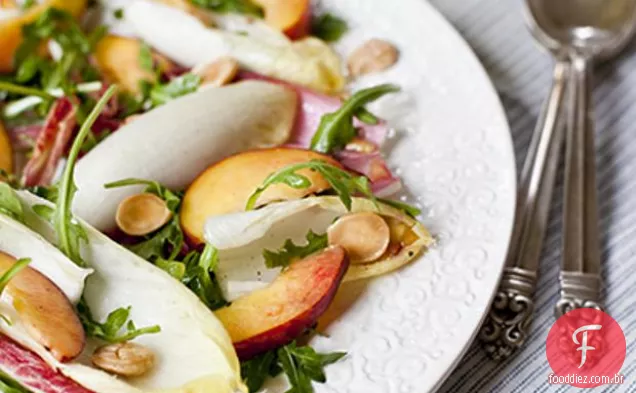 Salada De Amêndoa De Pêssego, Endívia, Rúcula E Marcona