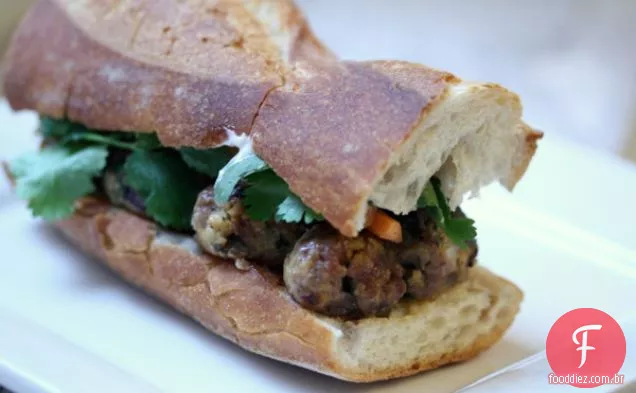 Almôndega De Cordeiro Banh Mi