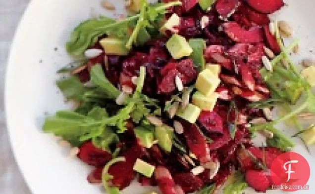Salada De Beterraba, Abacate E Rúcula Com Sementes De Girassol