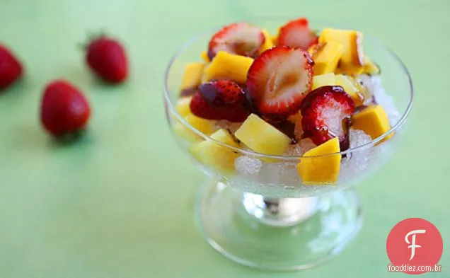 Taiwanês Gelo Raspado Com Frutas