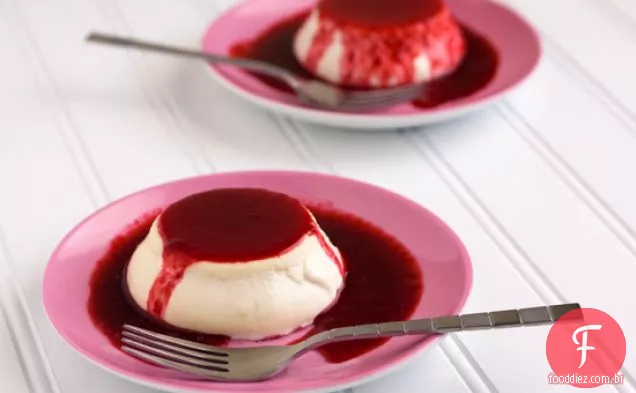 Panna Cotta Com Molho De Framboesa