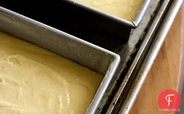 Bolo de limão encharcado de limão