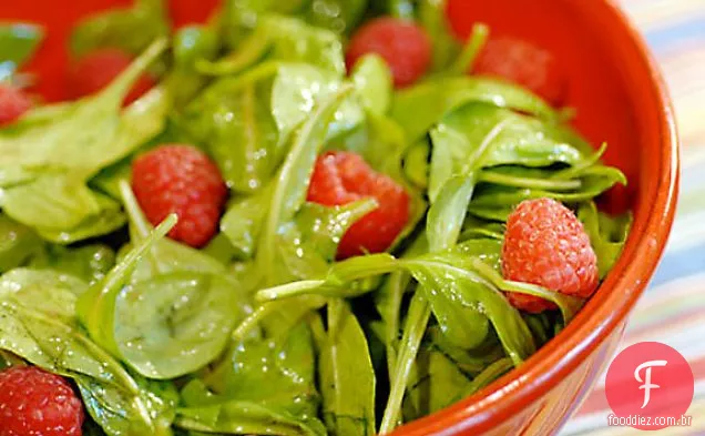 Salada De Rúcula Com Vinagrete De Framboesa