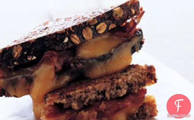 Cheddar grelhado e Bacon com Chutney de Manga