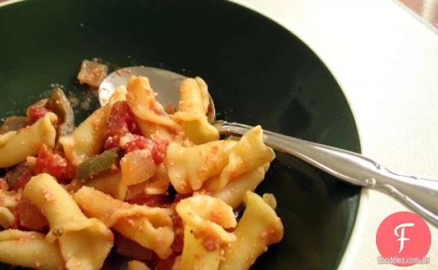 Massa Cremosa Com Tomate, Bacon E Ricota