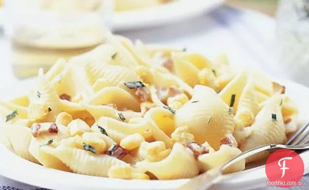 Cascas de macarrão com milho e Bacon