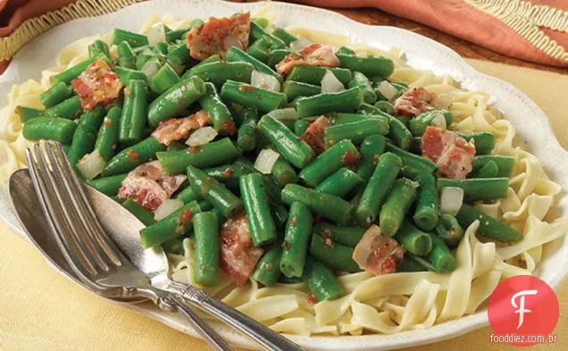 Feijão verde e Bacon com macarrão