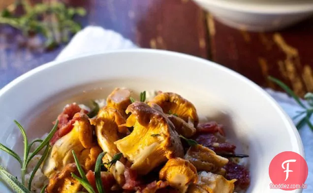 Refogue O Cogumelo Selvagem Com Bacon, Ervas E Cous Cous
