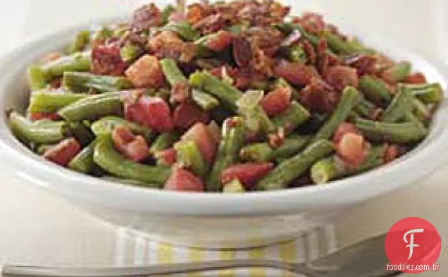 Feijão verde, tomate e Bacon cozidos lentamente