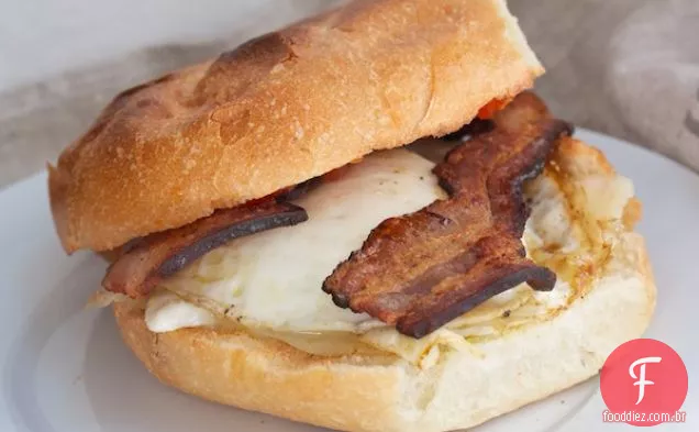 Sanduíche De Bacon E Ovo Com Pepper Jack