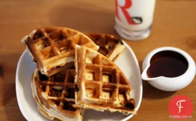 Bacon & Chocolate Chunk Manteiga Waffles