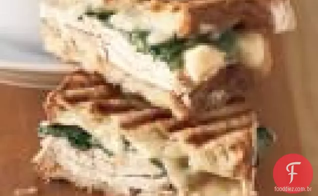 Peru E Rúcula Panini Com Gruyère