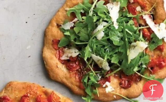 Pizza Individual Com Rúcula E Tomate