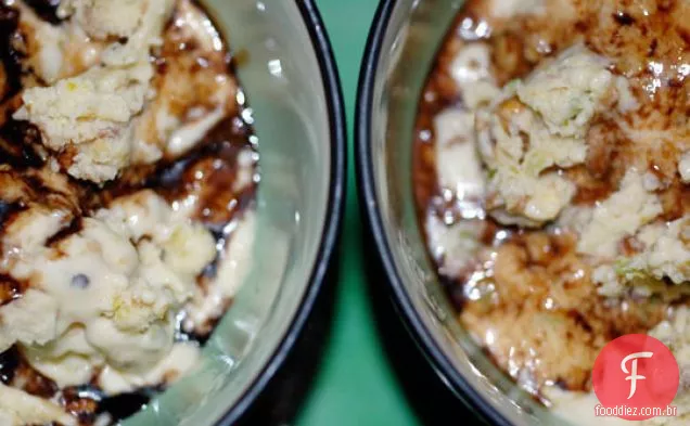 Sorvete De Queijo De Cabra Pêssego Com Pistache Salgado E Assado E