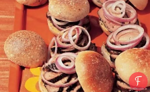 Sanduíches de porco com vidro balsâmico