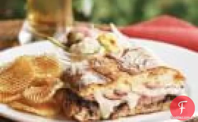 Carne Assada E Cebola Balsâmica Panini Com Chips Chipotle