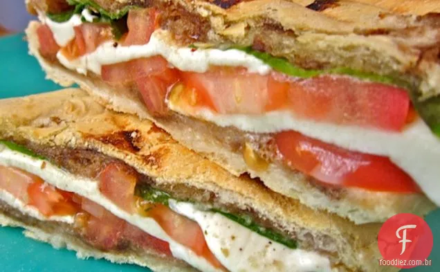 Balsâmico Caprese Panini